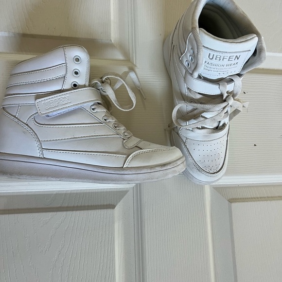 Platform Hightop Sneaker - Picture 2 of 2